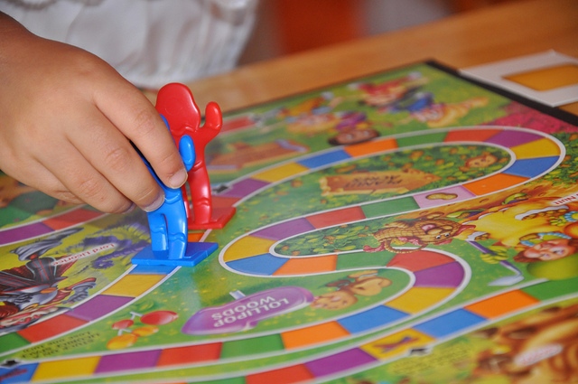 A child playing Candyland